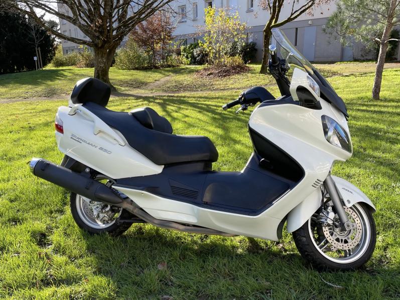  SUZUKI BURGMAN 650 EXECUTIVE ABS – Financement possible de 12 à 60 mois !