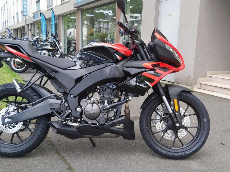 ????Aprilia Tuono 125 rouge – 1 100  de réduction – Financement possible : 84/mois sur 48 mois????